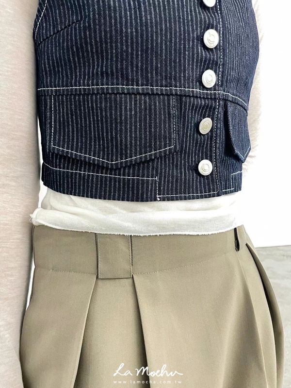 直條紋排扣背心